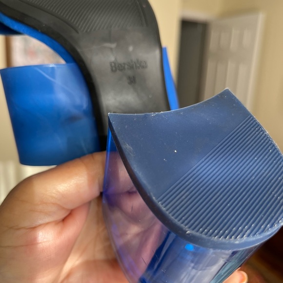 Groovy! Disco retro brilliant blue sandals with lucite block heels. Size 38/7.5 - Picture 2 of 3